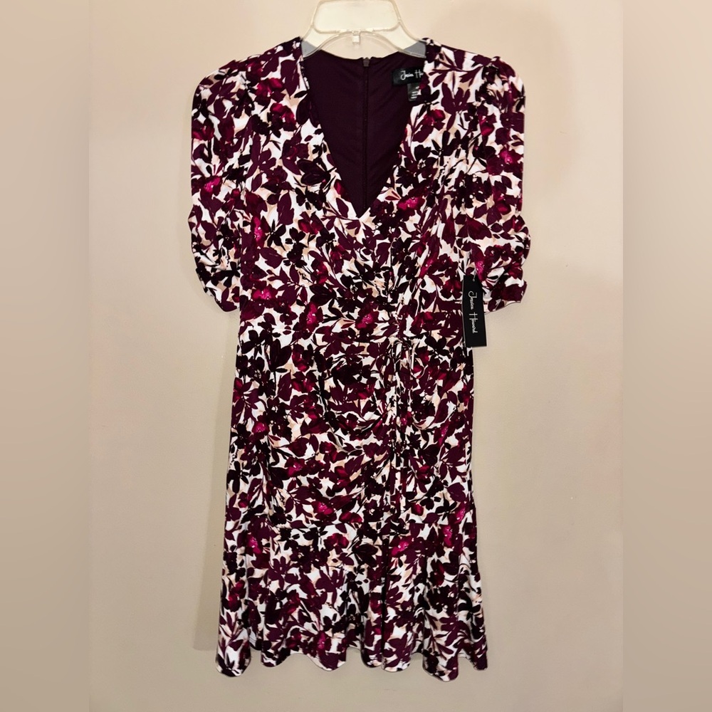 Jessica Howard Dress, fun, flirty, Size-4P
New With Tags